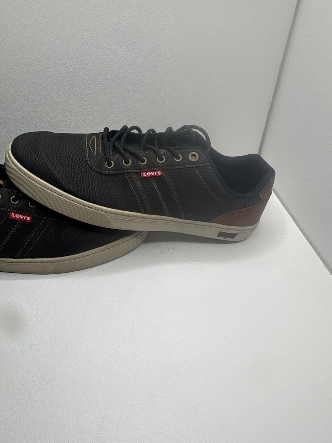 Levi's Jason-WX Low Top Casual Sneakers in Black/Tan 5
