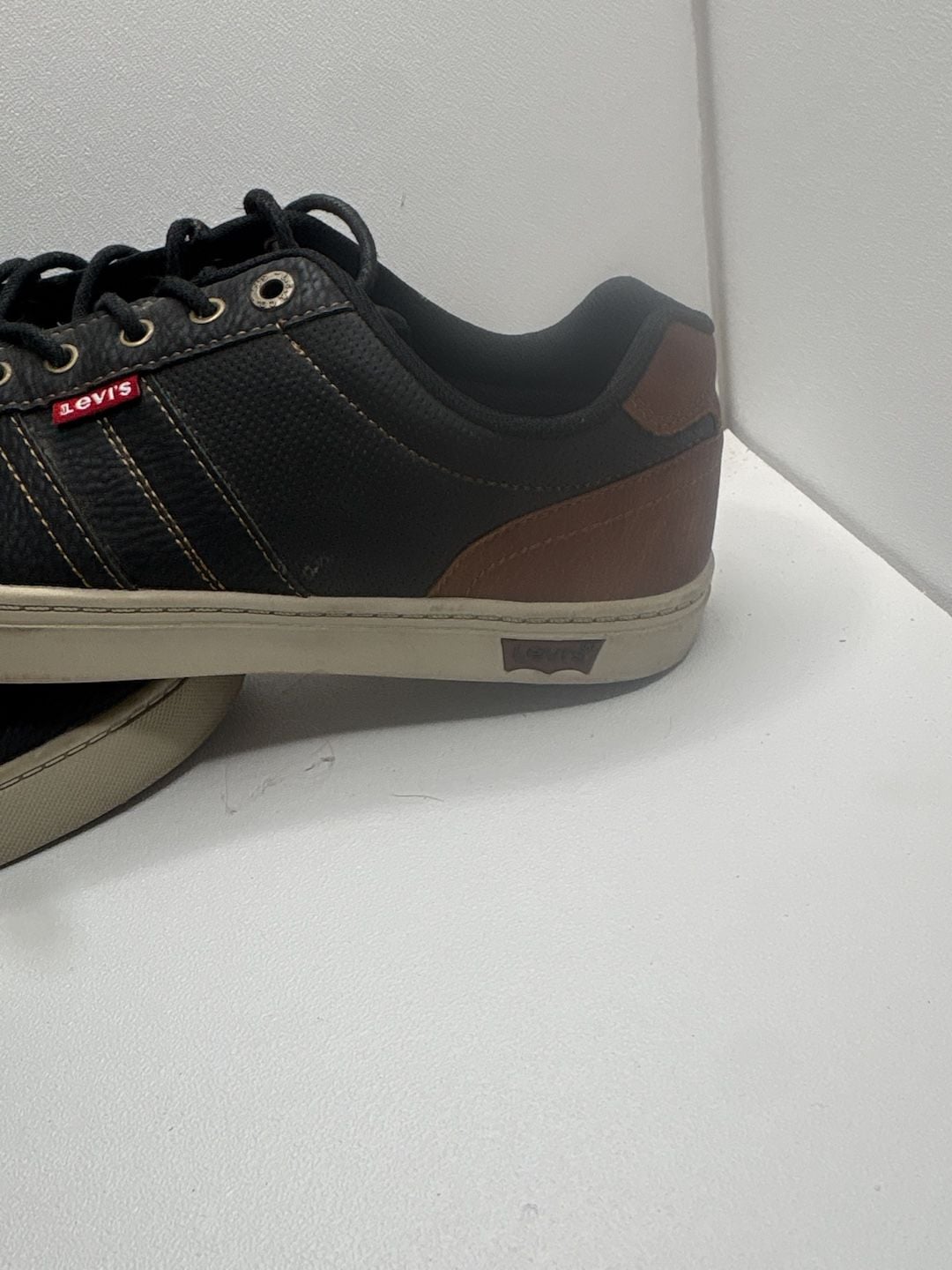 Levi's Jason-WX Low Top Casual Sneakers in Black/Tan 6