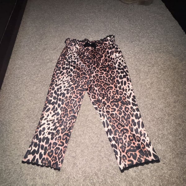SHEIN Leopard Print High Waist Capri Pants with Lace Trim and Bow