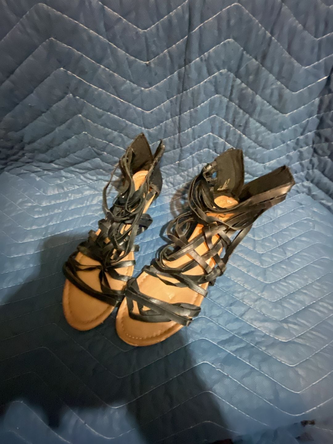 a.n.a A New Approach Women's Black Gladiator Strappy Sandals with Back Zipper 2