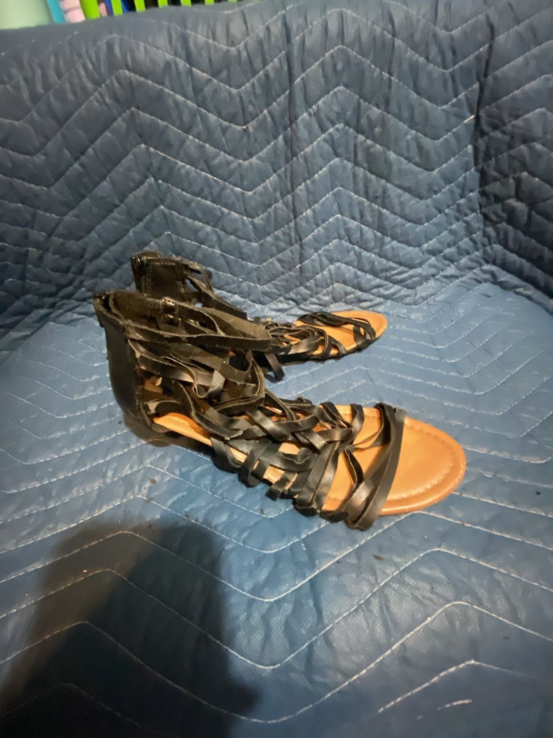 a.n.a A New Approach Women's Black Gladiator Strappy Sandals with Back Zipper 8