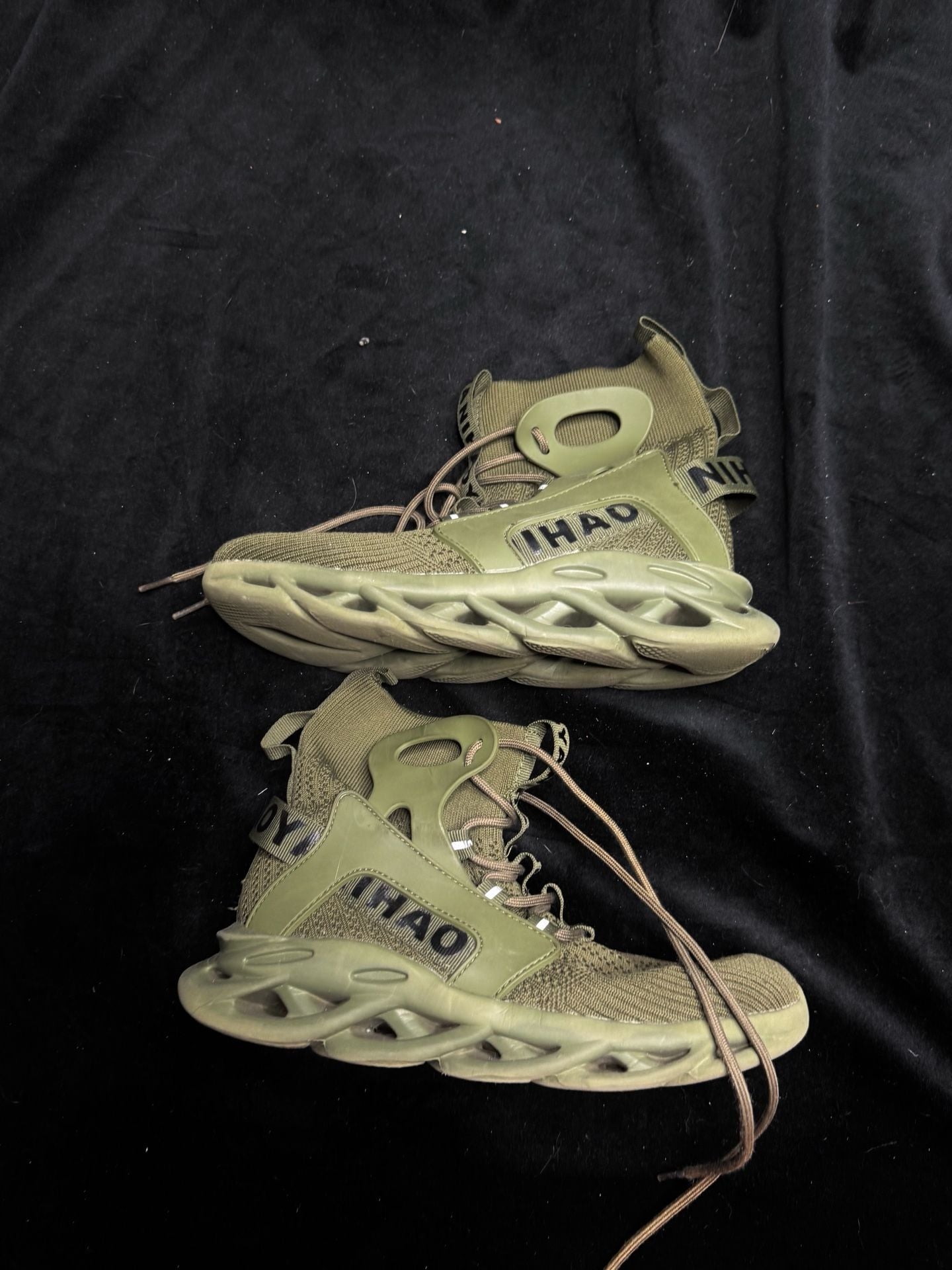 Nihaoya Athletic Blade-Style High-Top Sneakers in Army Green 6
