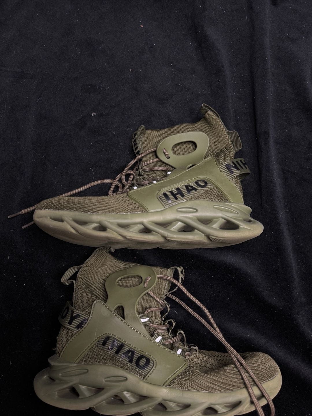 Nihaoya Athletic Blade-Style High-Top Sneakers in Army Green 7