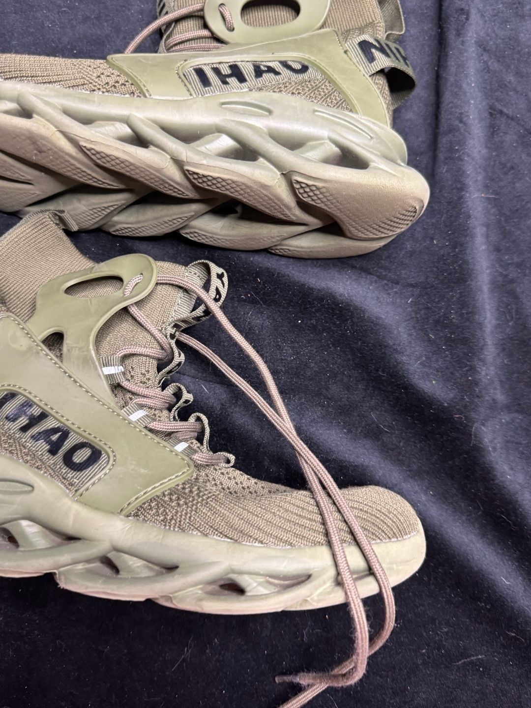 Nihaoya Athletic Blade-Style High-Top Sneakers in Army Green 9