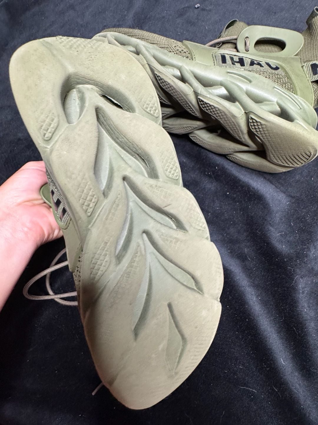 Nihaoya Athletic Blade-Style High-Top Sneakers in Army Green 12