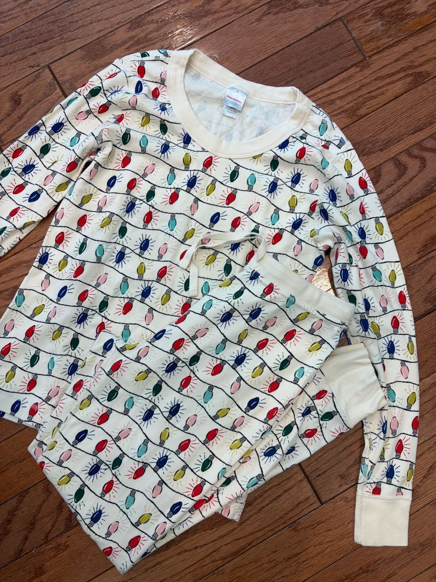 Hanna Andersson Women's Organic Cotton Long John Pajama Set in Christmas Lights Print 1
