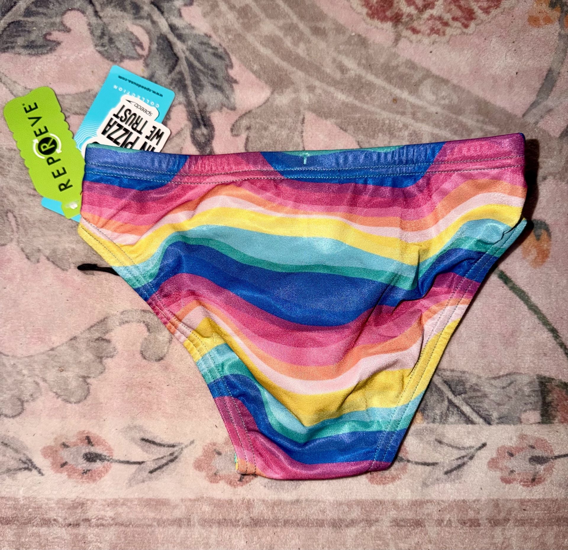 Speedo Men's Printed Swim Brief Rainbow Wave size 26 2