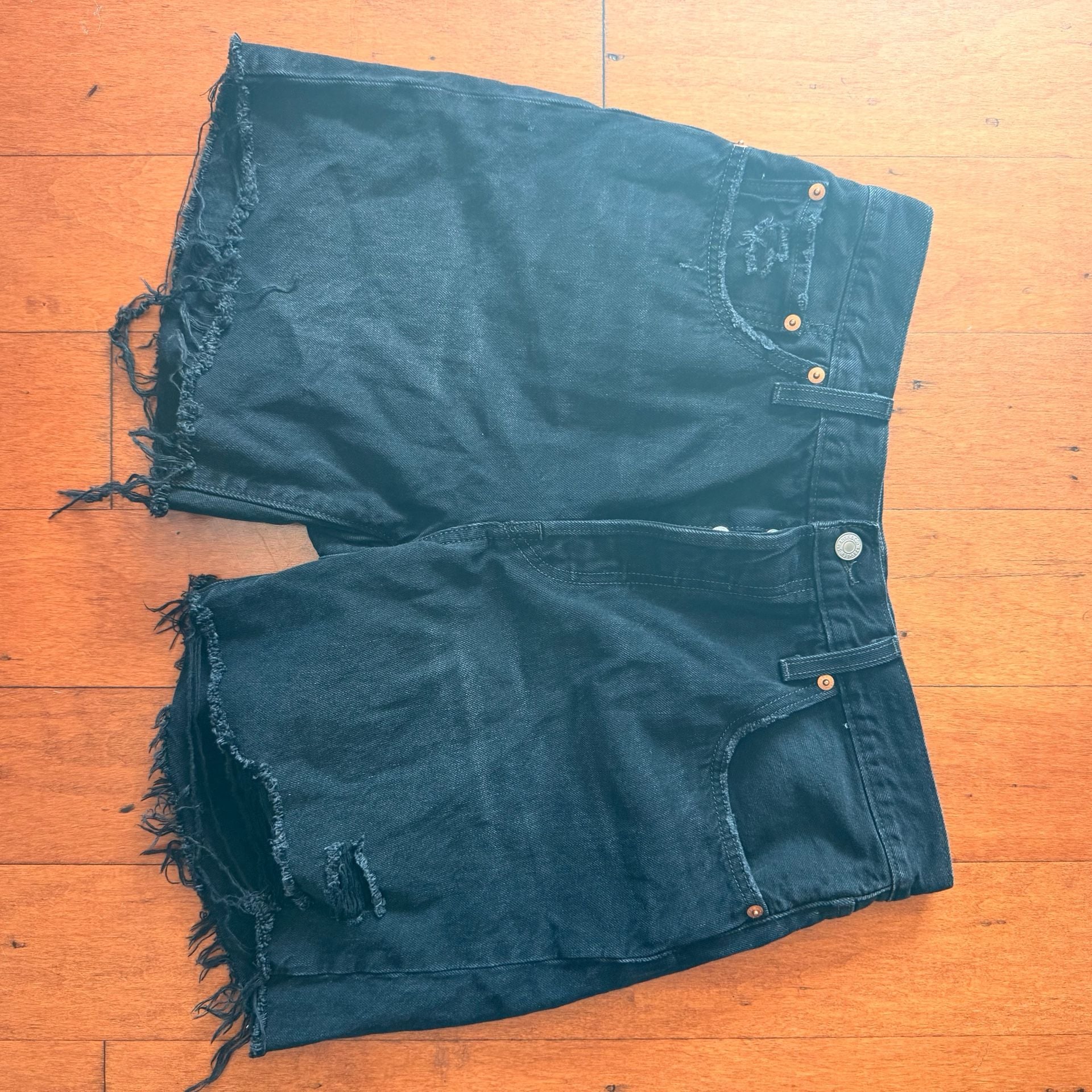 Levi's 501 Women's Black Denim Cut-Off Shorts with Distressed Hem 2