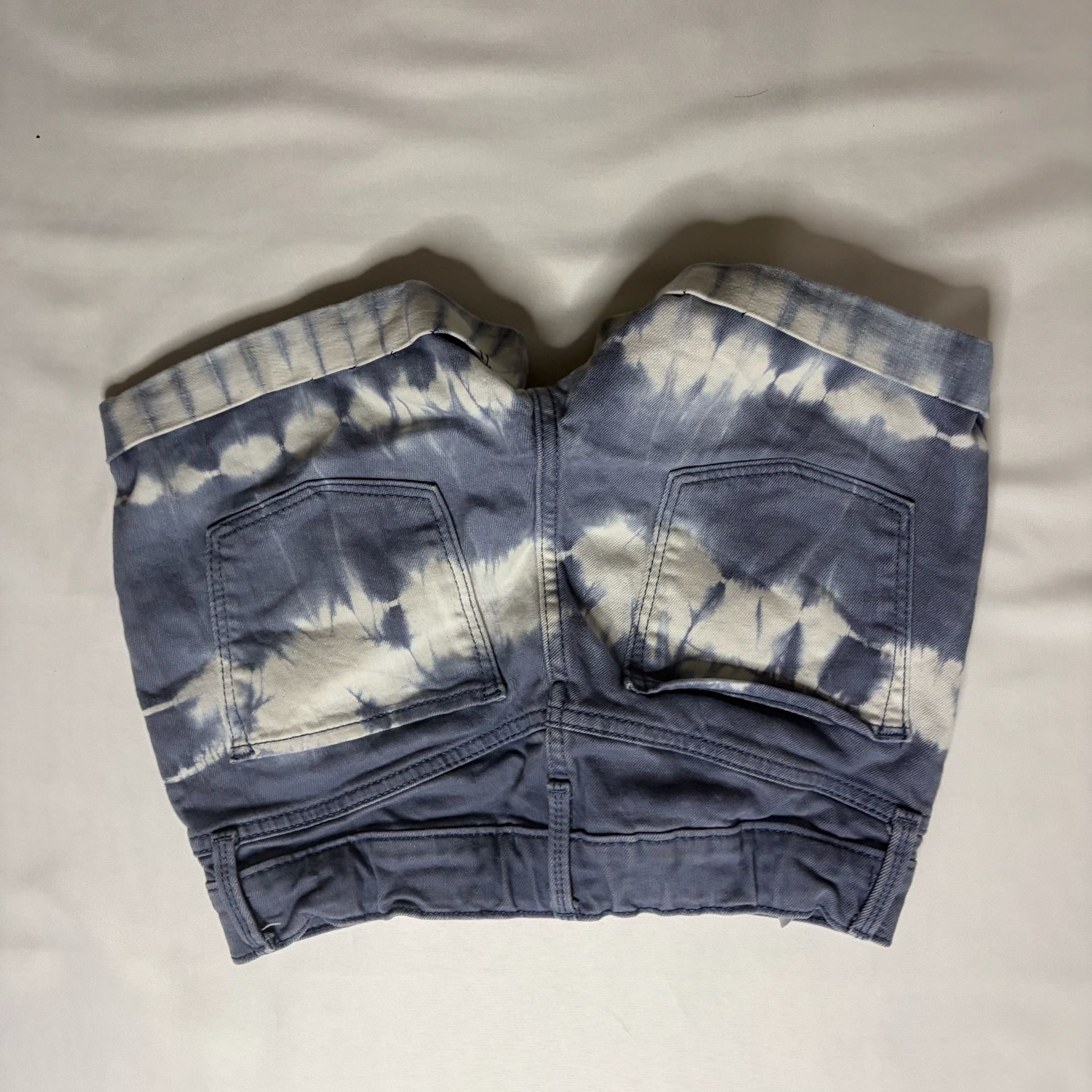 Old Navy Tie-Dye Cuffed Denim Jean Shorts 2