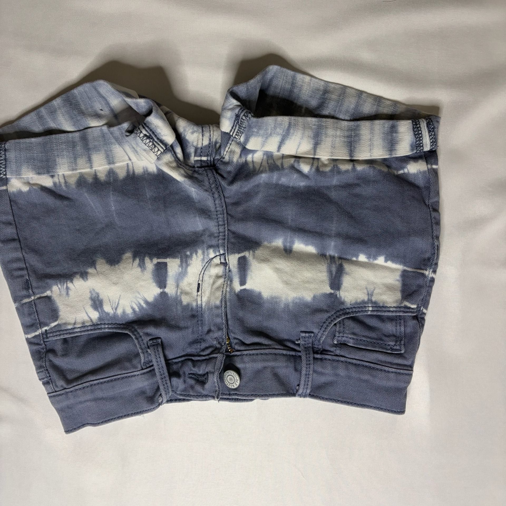Old Navy Tie-Dye Cuffed Denim Jean Shorts 3