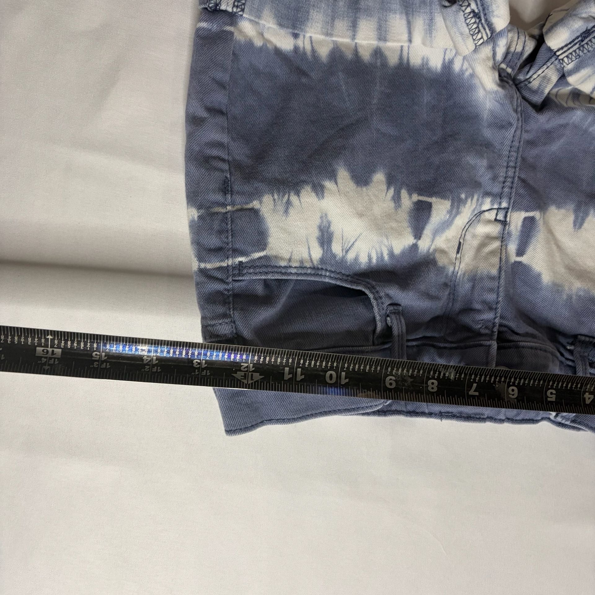 Old Navy Tie-Dye Cuffed Denim Jean Shorts 6