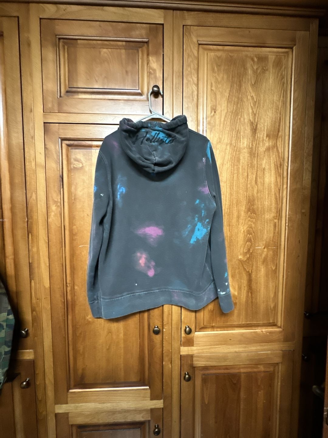 Hollister Must-Have Collection Men's Black Pullover Hoodie with Blue and Pink Tie-Dye 3
