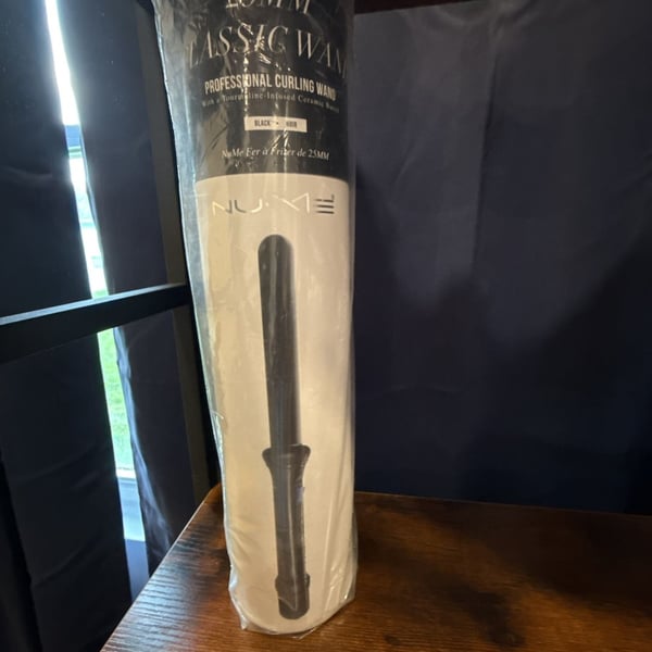 NuMe 25MM Classic Professional Curling Wand with Tourmaline-Infused Ceramic Barrel