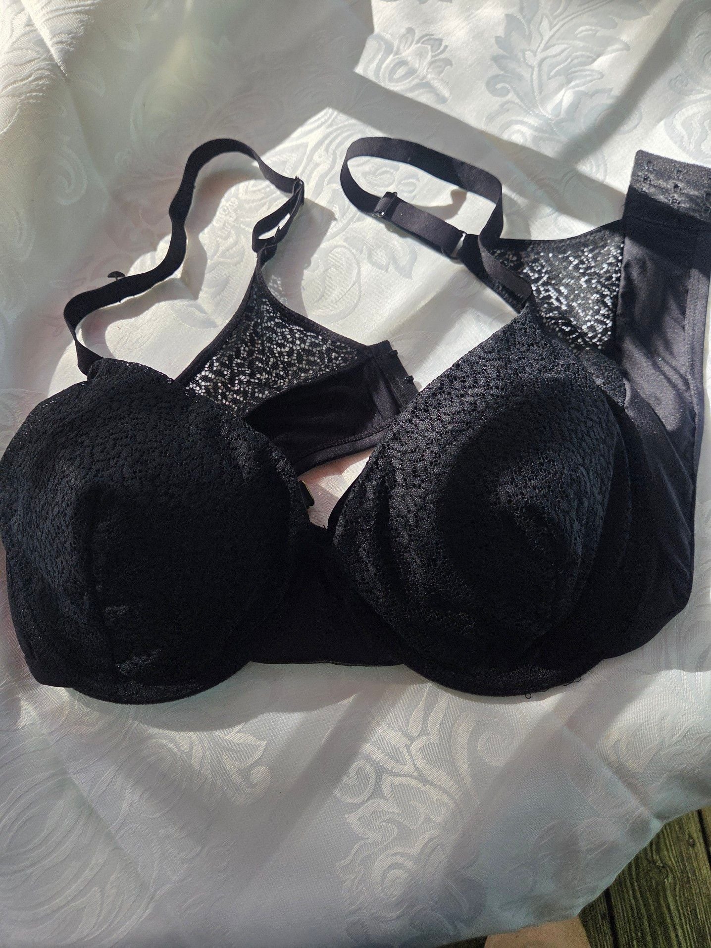 Anne Klein Black Lace Underwire Bra, Size 42C 1