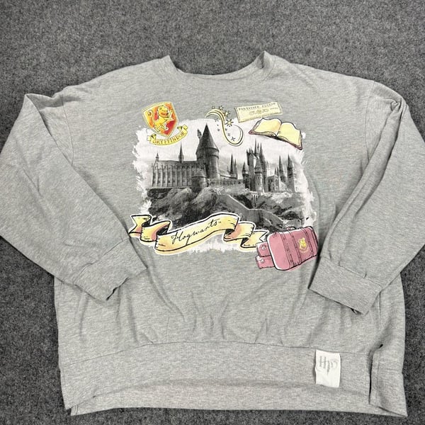 Wizarding World Harry Potter Hogwarts Castle Graphic Crewneck Sweatshirt