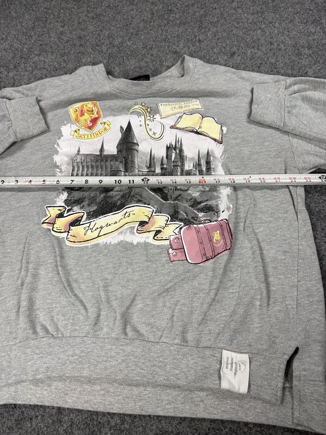 Wizarding World Harry Potter Hogwarts Castle Graphic Crewneck Sweatshirt 9