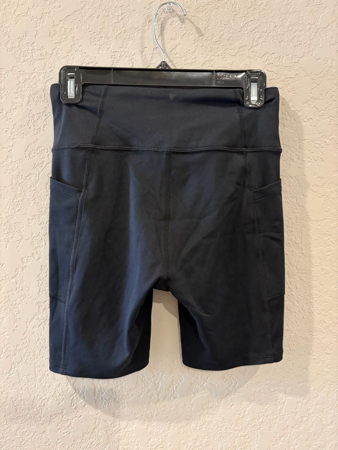 Victoria's Secret On Point Flow High-Waisted Biker Shorts with Side Pockets 3