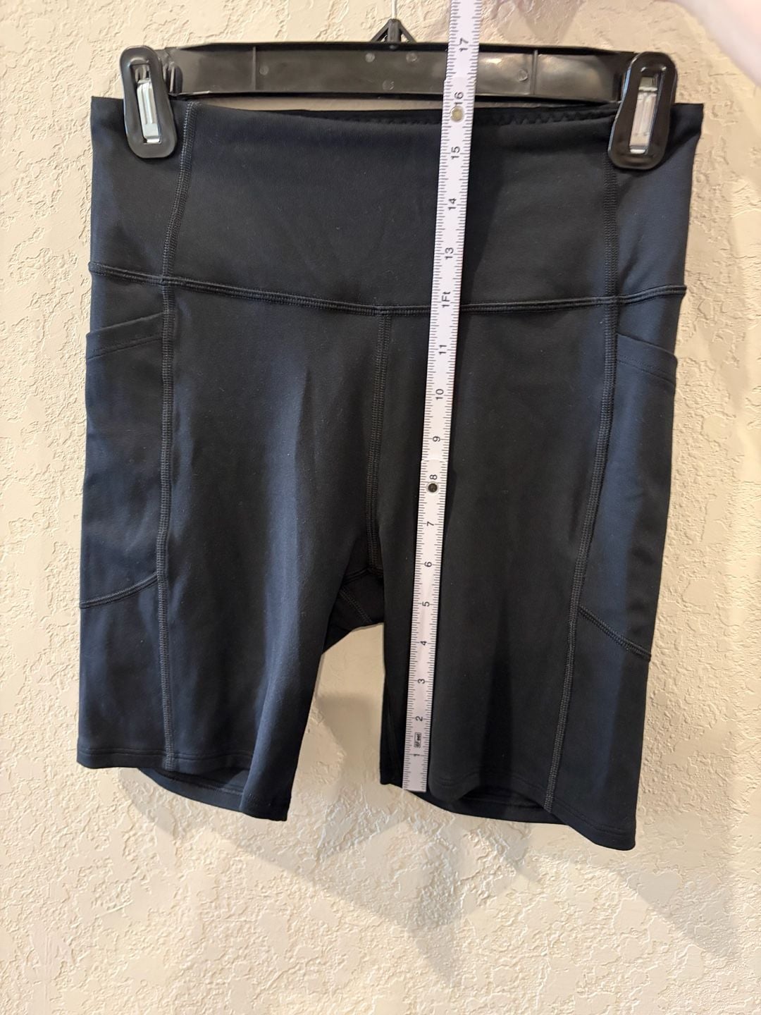 Victoria's Secret On Point Flow High-Waisted Biker Shorts with Side Pockets 4