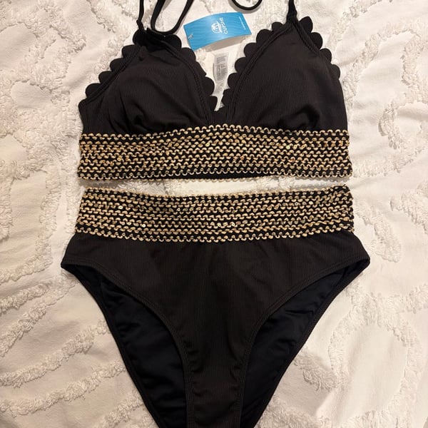Cupshe Gold Contrast-Stitching Scalloped Halter High-Waisted Bikini Set