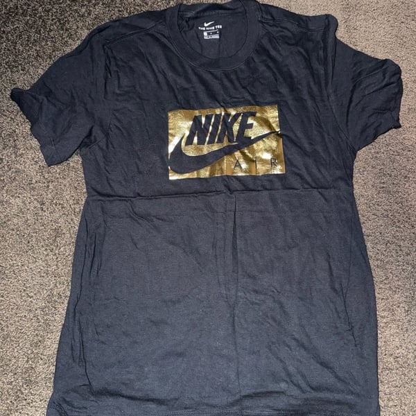 Nike Men's Gold Box Logo Graphic T-Shirt size M