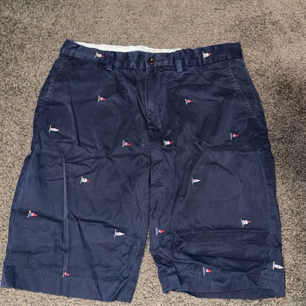 Polo Ralph Lauren Men's Navy Blue Chino Shorts with All-Over Flags size 34