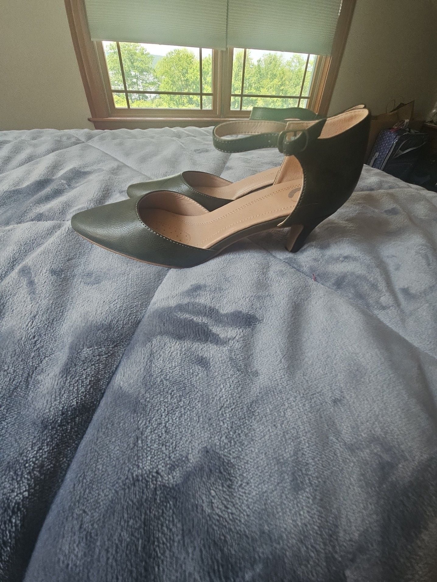 Journee Collection Bettie Tru Comfort Foam Almond Toe Mid-Heel Pumps in Olive 4
