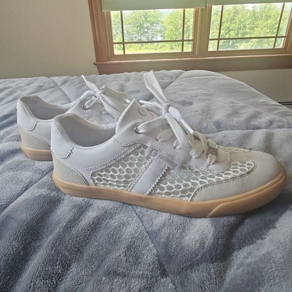 Guess Limpia White Mesh and Suede Lace-Up Sneakers