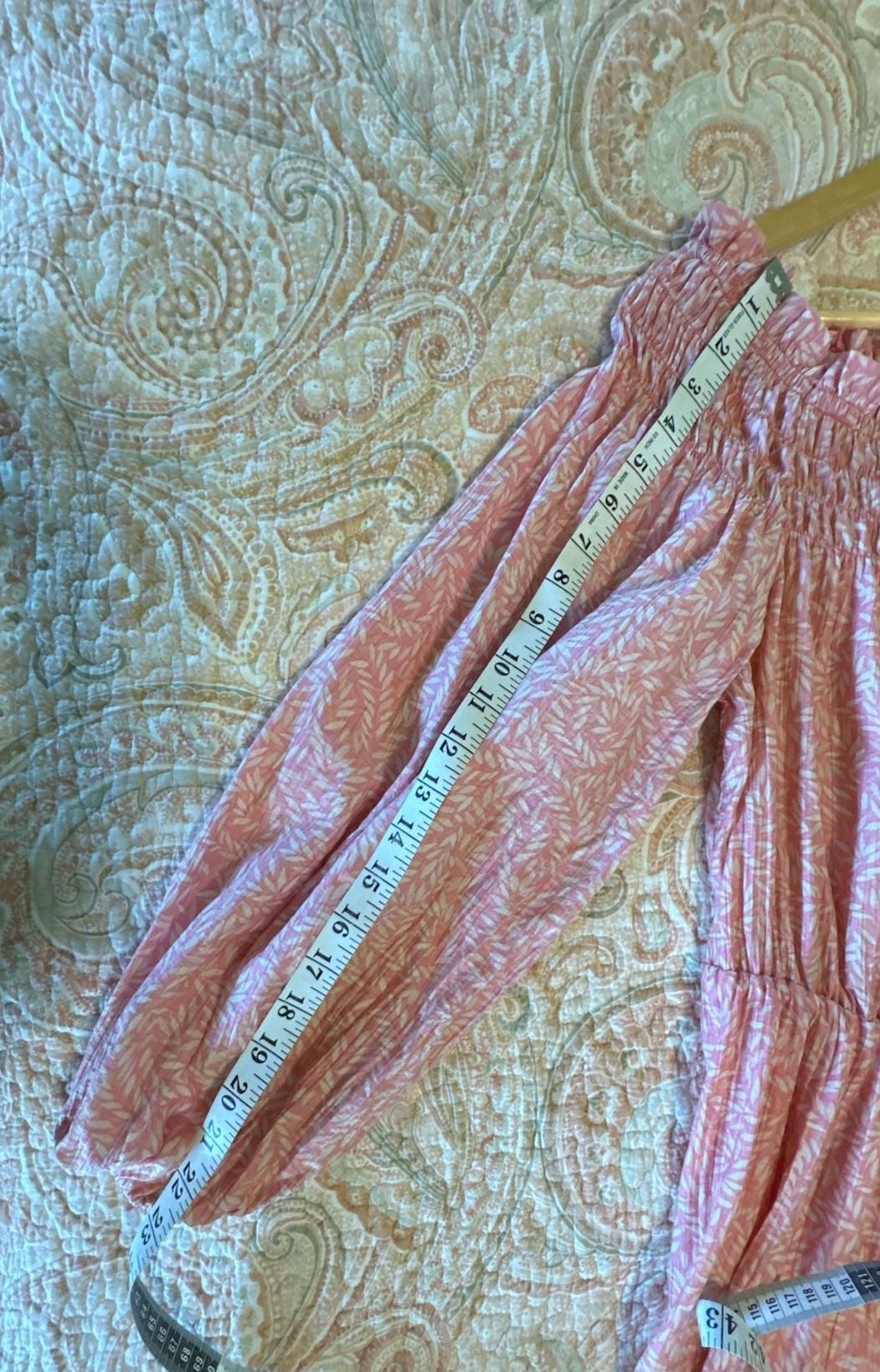 EUC H&M Women's Peach & Cream floral Off-the-Shoulder Long Sleeve Mini Dress, M 9
