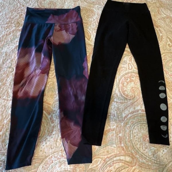 EUC 2 pairs JoyLab Floral Ankle & Soul Flower phases of the moon Leggings, small