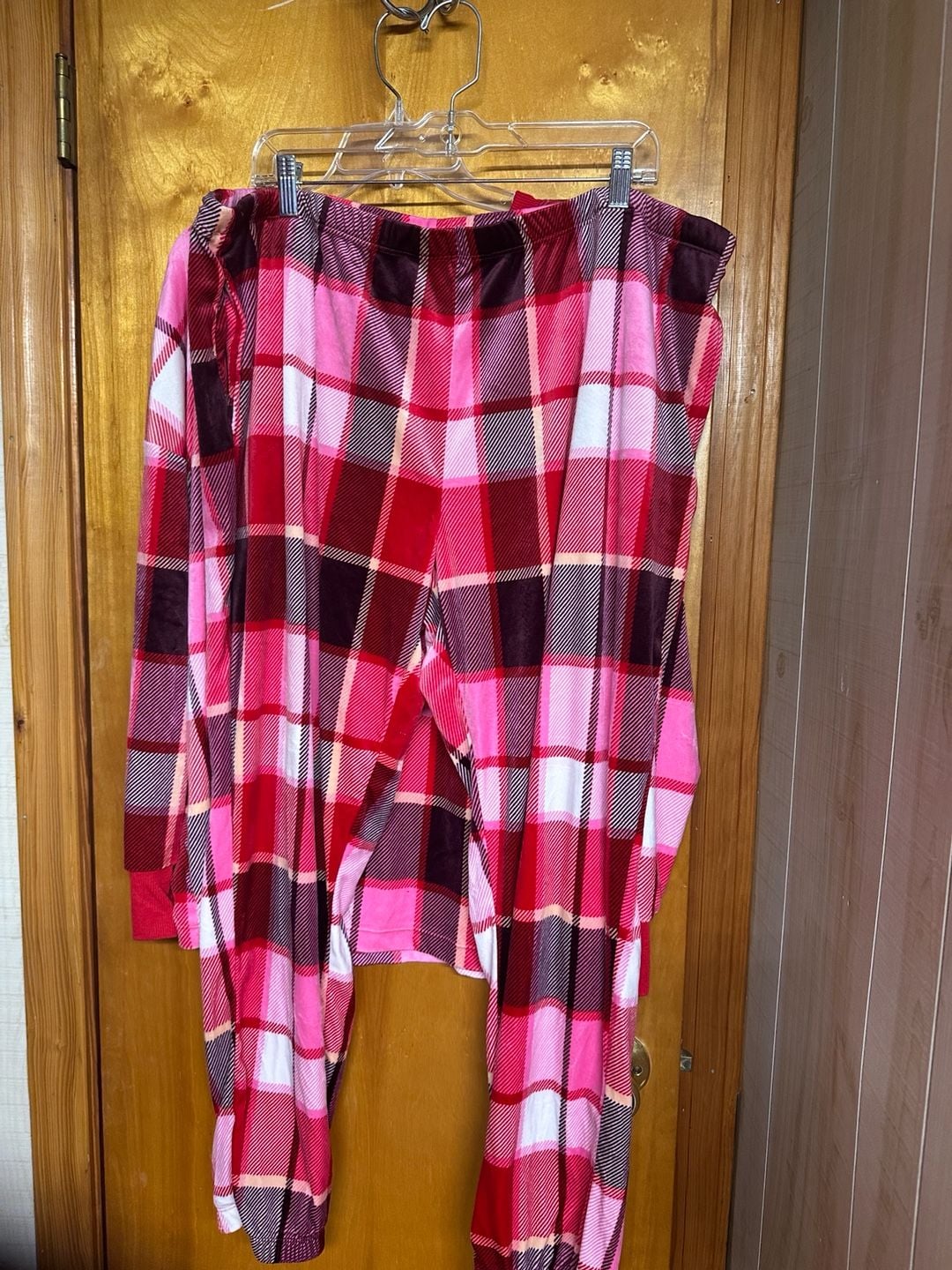 Joyspun Women's Long Sleeve Plaid Pajama Set 1