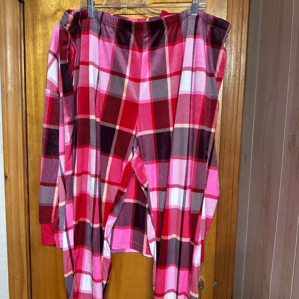 Joyspun Women's Long Sleeve Plaid Pajama Set