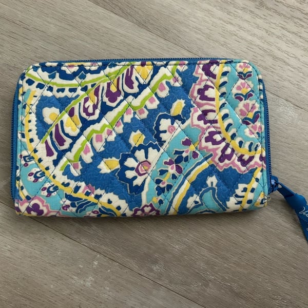 Vera Bradley Quilted Travel Organizer Passport Wallet in Capri Blue Pattern