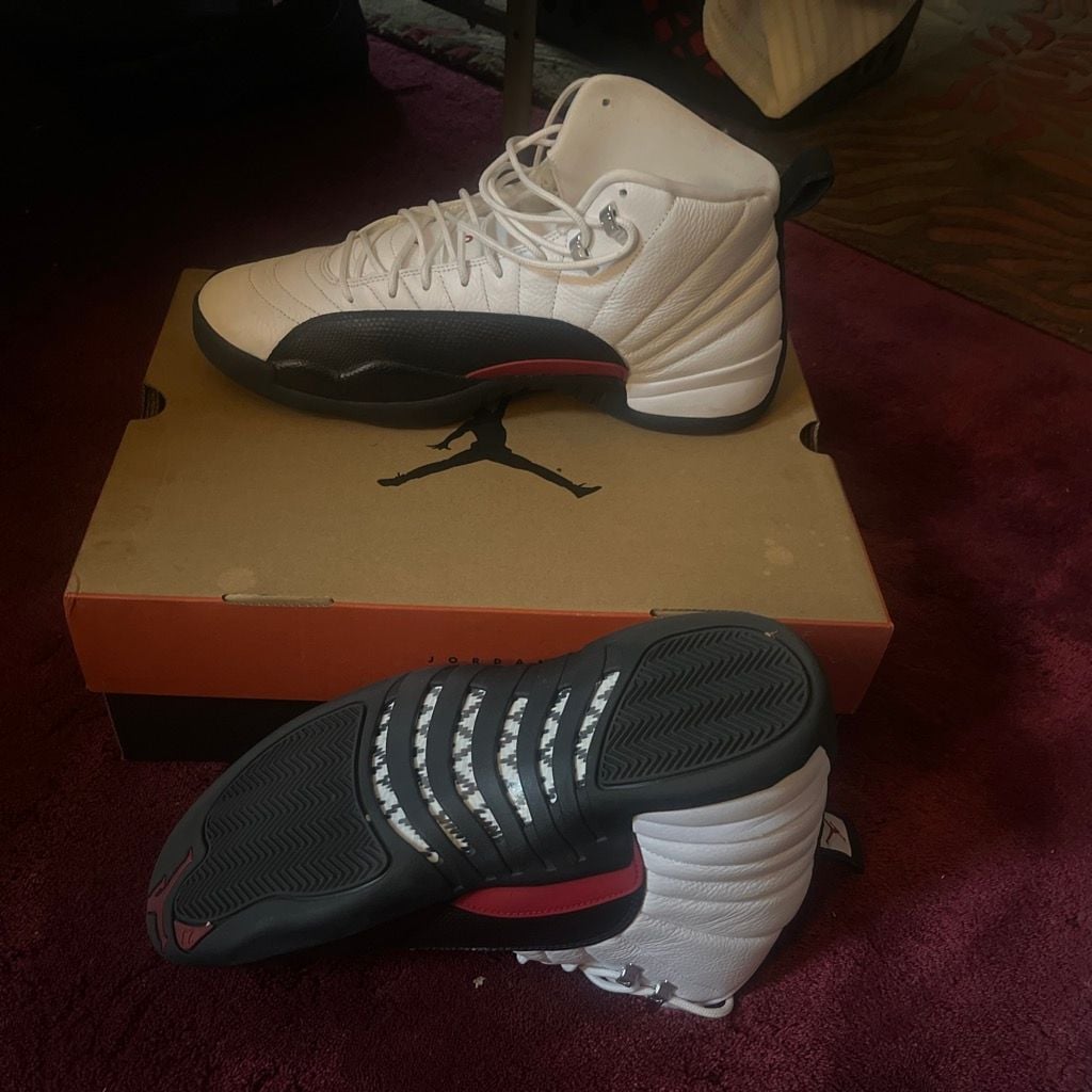Air Jordan 12 Retro White/Black-Taxi (Playoffs) 4