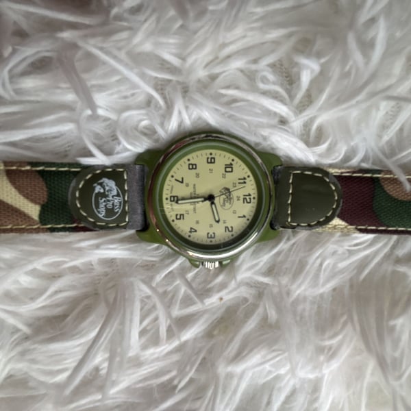 Bass Pro Shops Camouflage Analog Quartz Wristwatch with Green Case