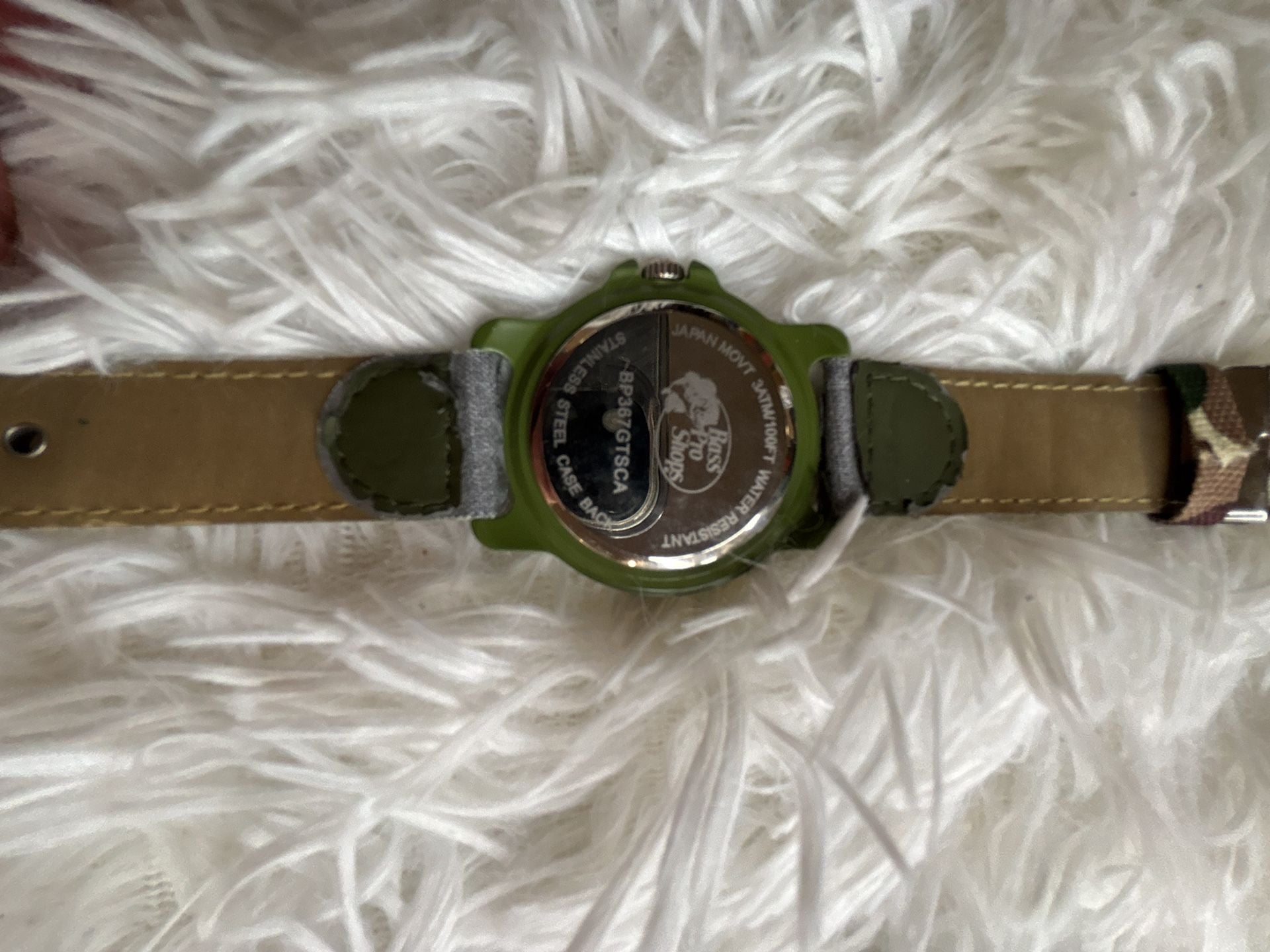 Bass Pro Shops Camouflage Analog Quartz Wristwatch with Green Case 3