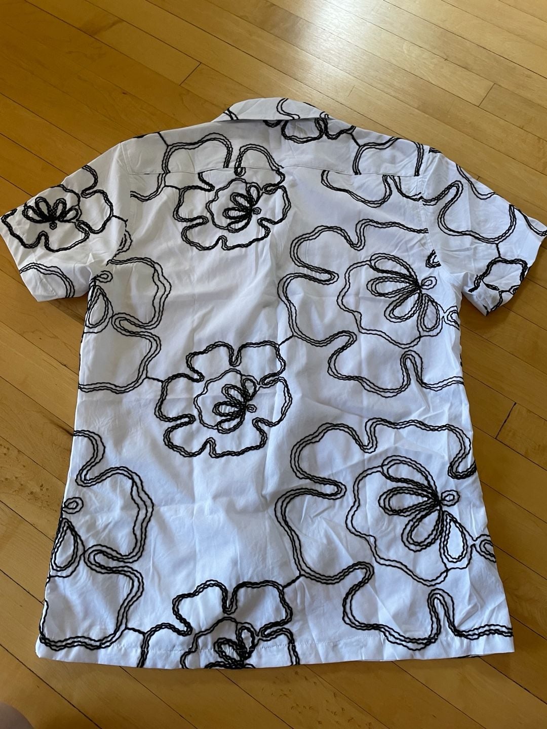 V.I.P. Collection Men's VFEW-04 Floral Embroidered Camp Collar Shirt 4