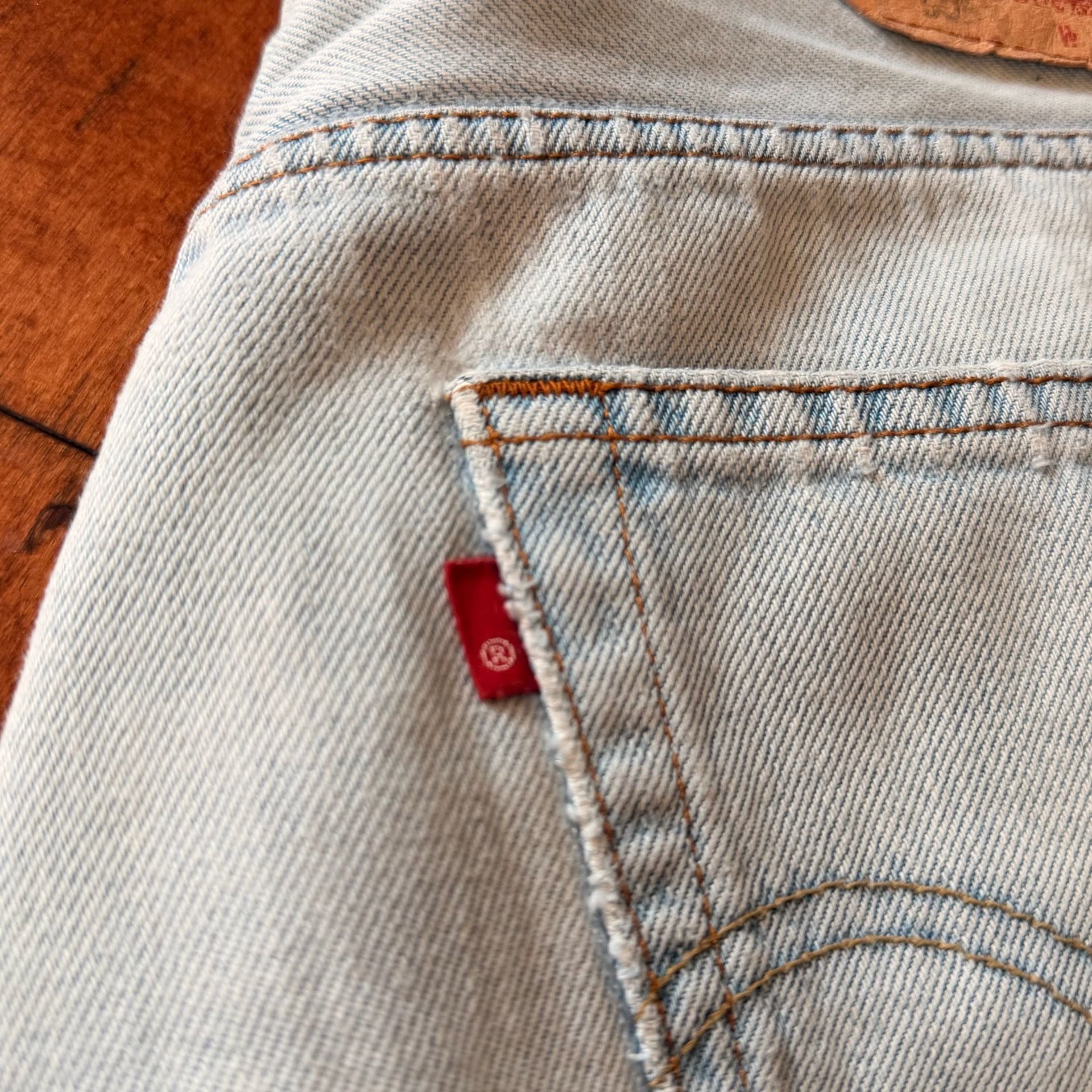 Levi's 505 Straight Leg Jeans Light Wash Raw Hem 7