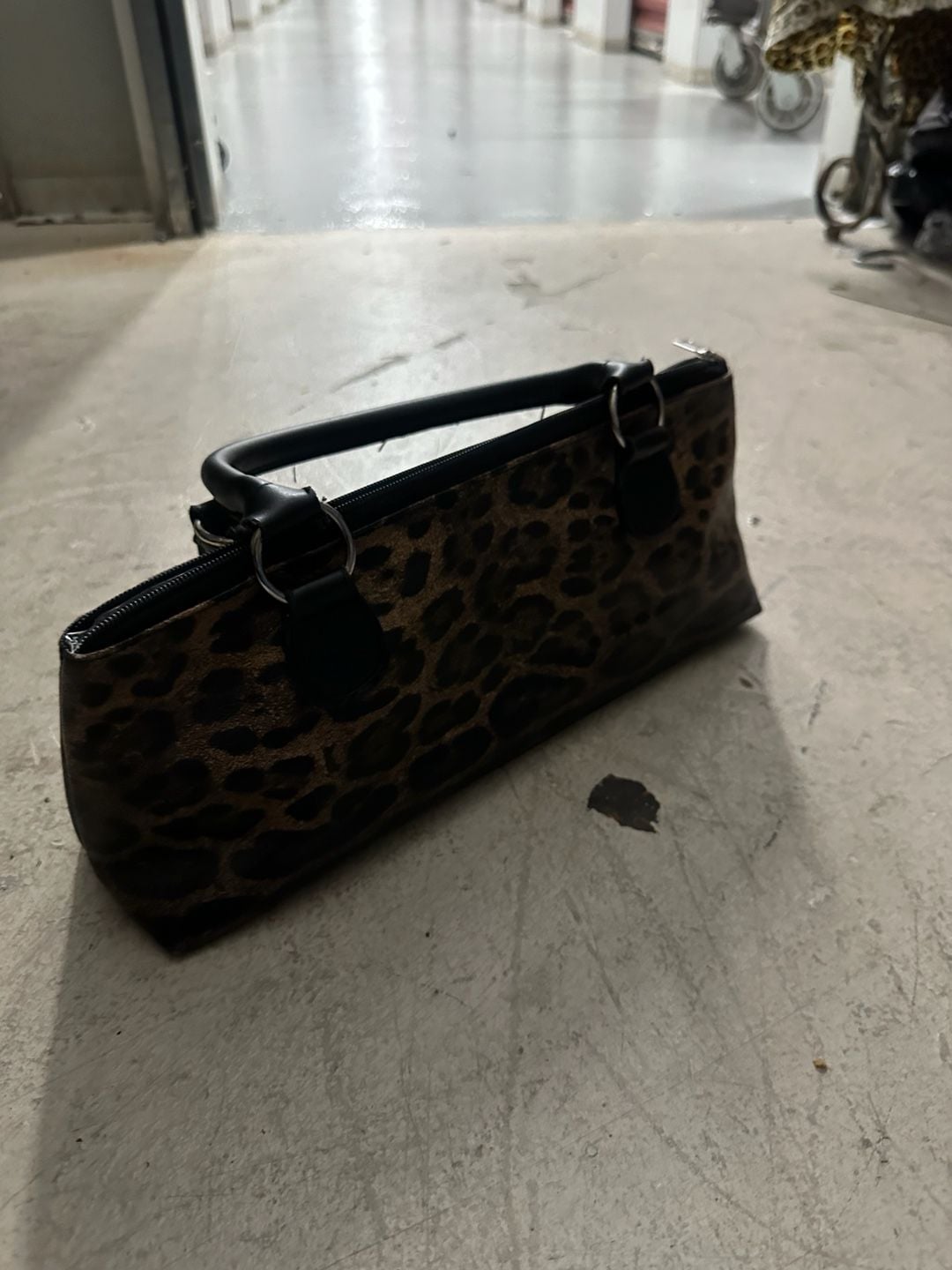 Primeware Insulated Leopard Print Wine Clutch Handbag 2