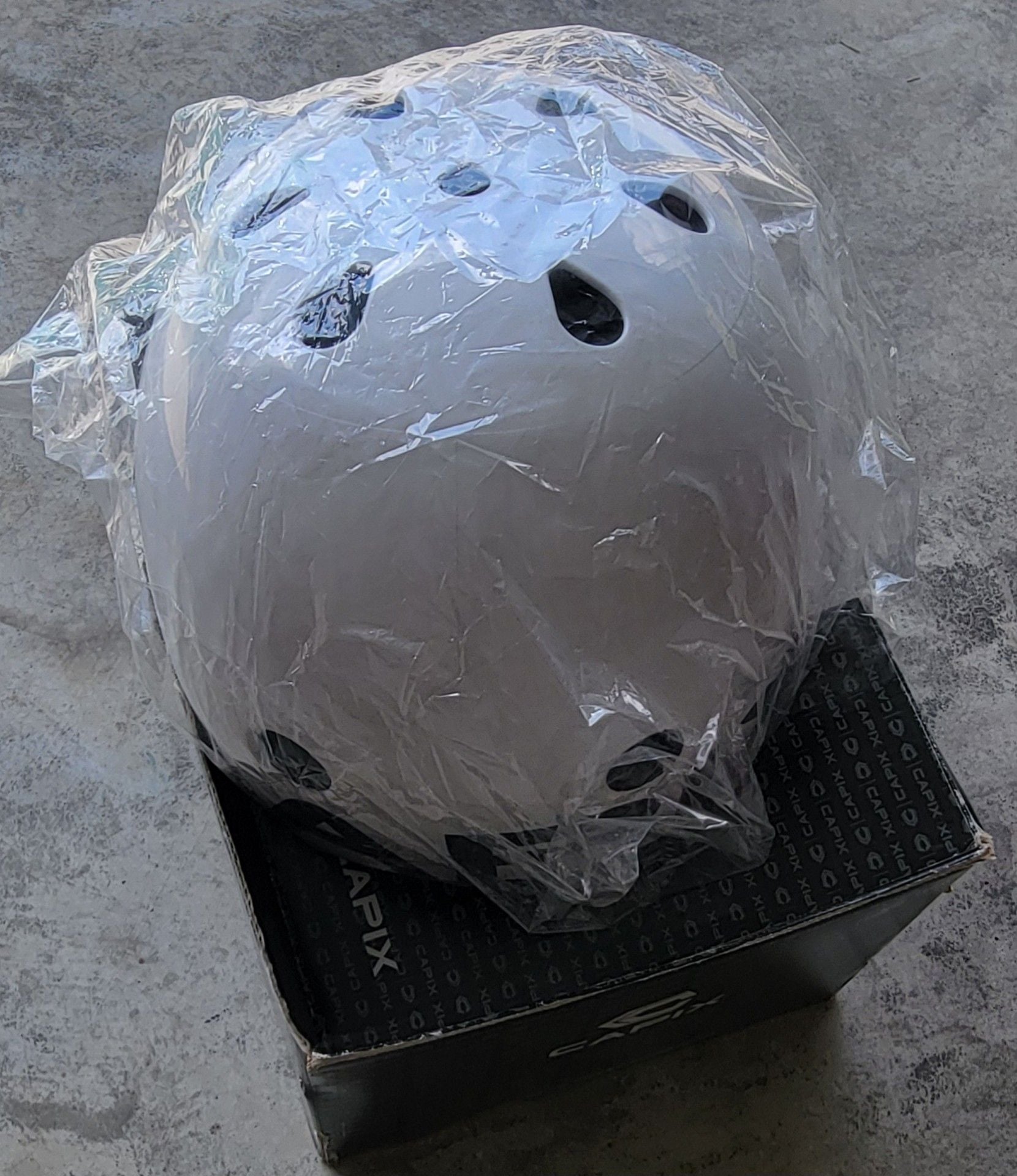 Capix Athlete BASHER GLOSS WHITE BMX SKATE BOARD Helmet L/XL 2