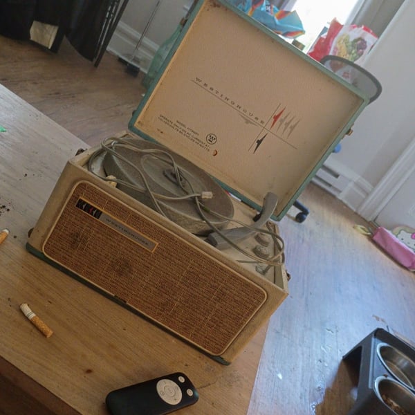 Vintage Westinghouse Portable Suitcase Record Player Model H72MP1
