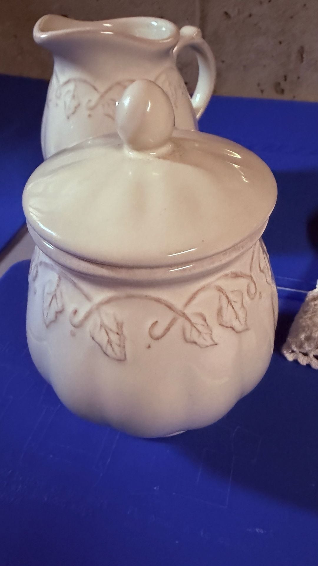 VINTAGE Longaberger Pottery Creamer & Sugar Bowl w/Lid Leaf Vine Ivory Set 5