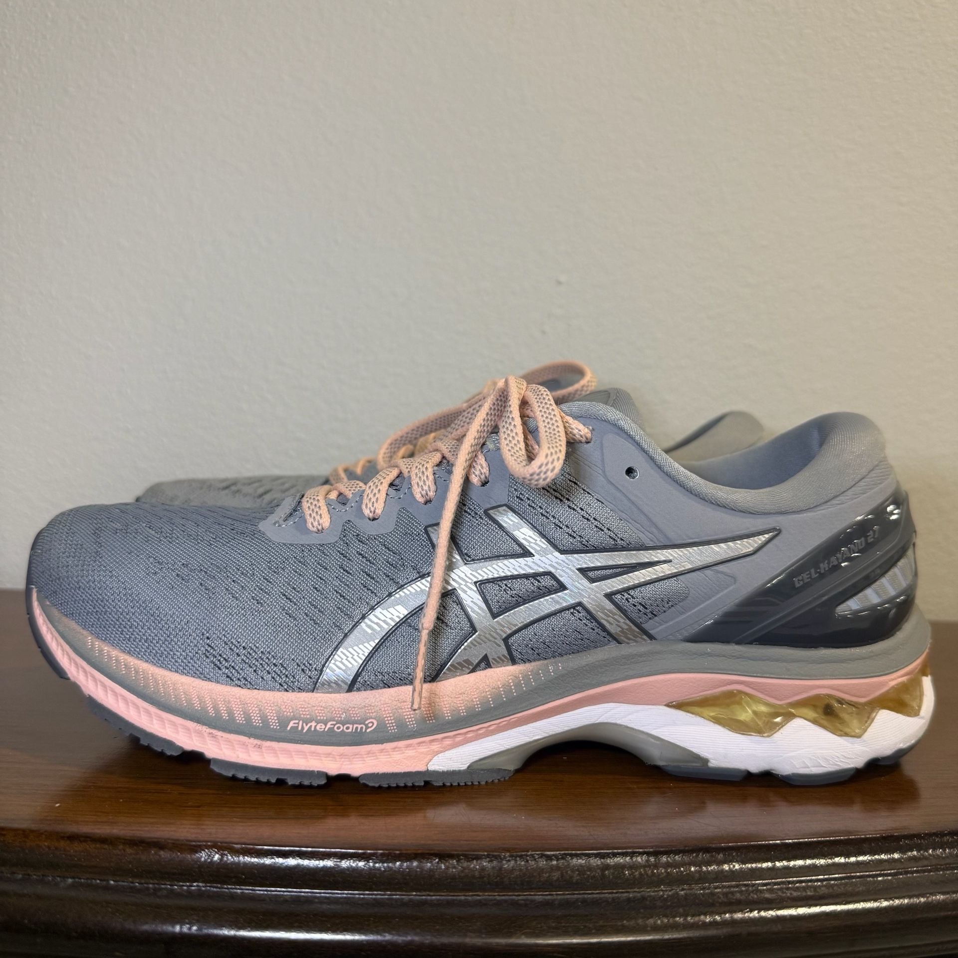 ASICS Women's Gel-Kayano 27 in Sheet Rock/Pure Silver Women size 9.5 2