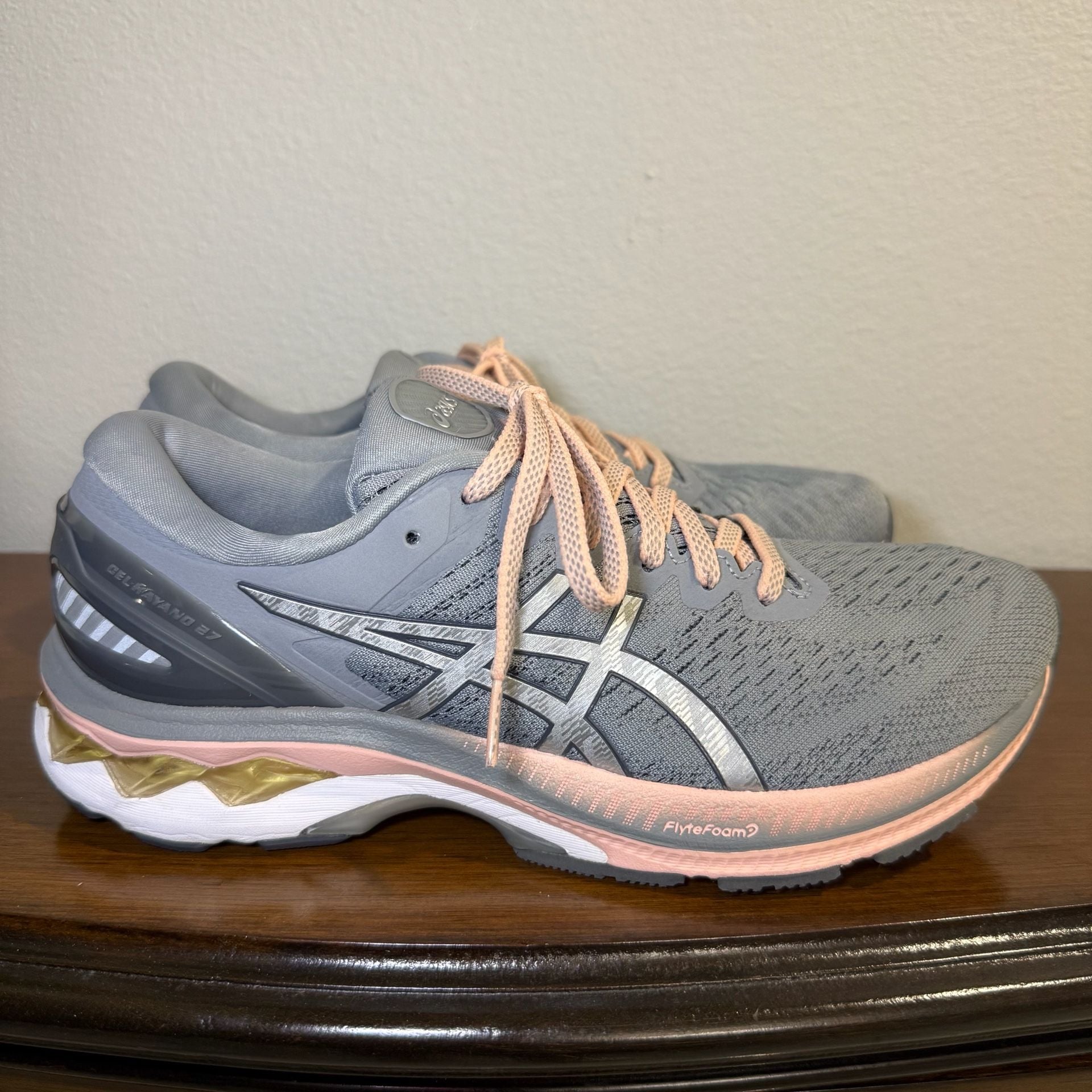ASICS Women's Gel-Kayano 27 in Sheet Rock/Pure Silver Women size 9.5 4