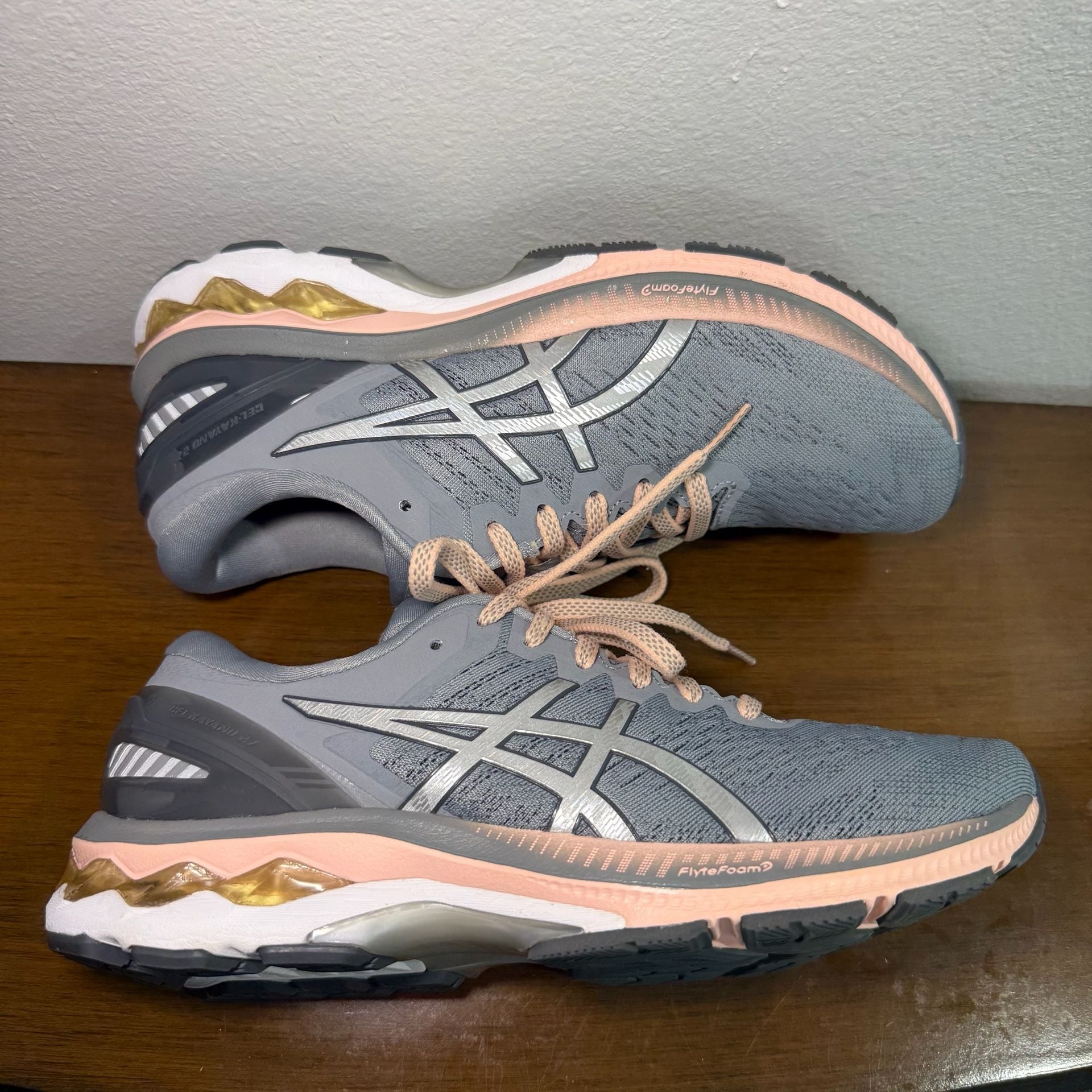 ASICS Women's Gel-Kayano 27 in Sheet Rock/Pure Silver Women size 9.5 10