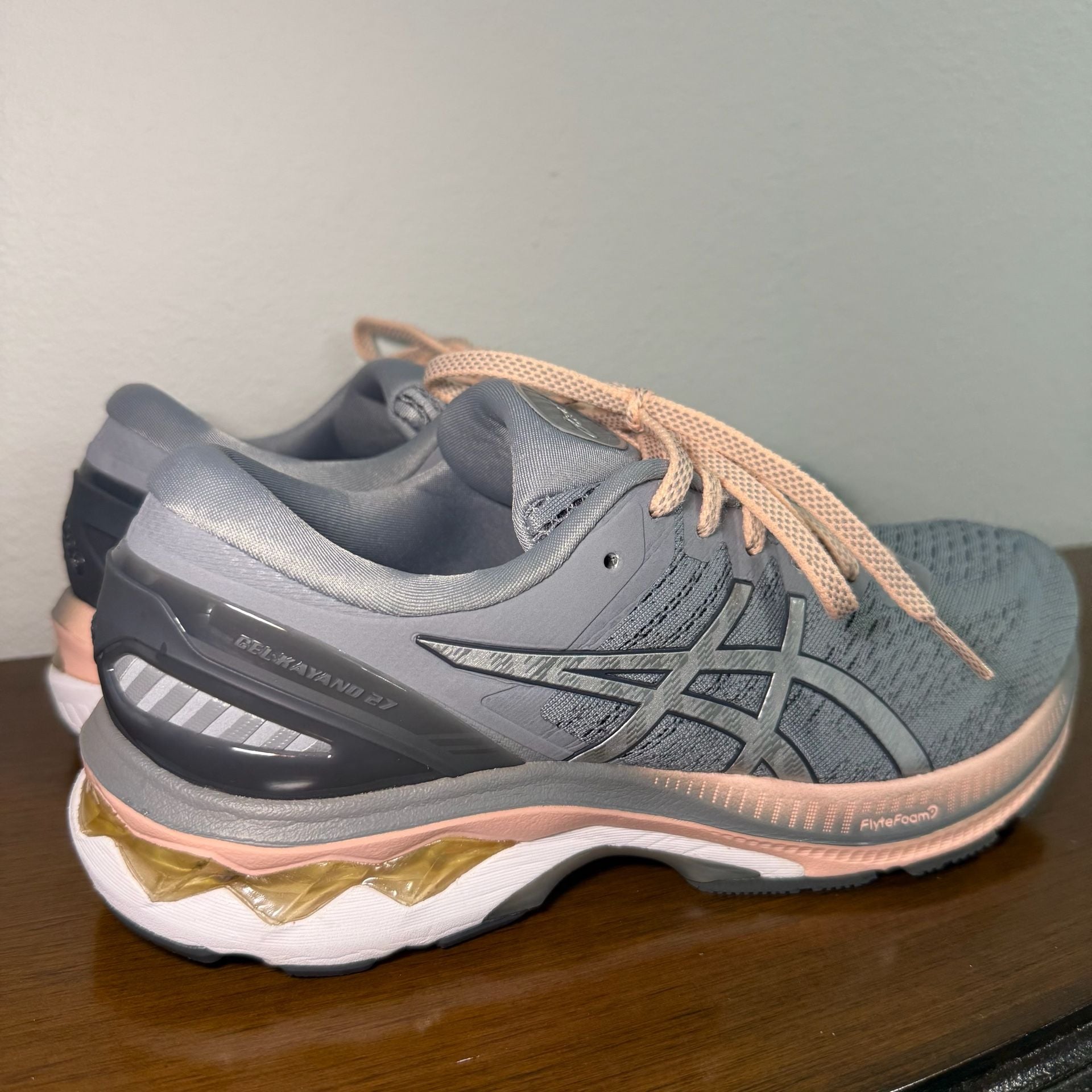 ASICS Women's Gel-Kayano 27 in Sheet Rock/Pure Silver Women size 9.5 12