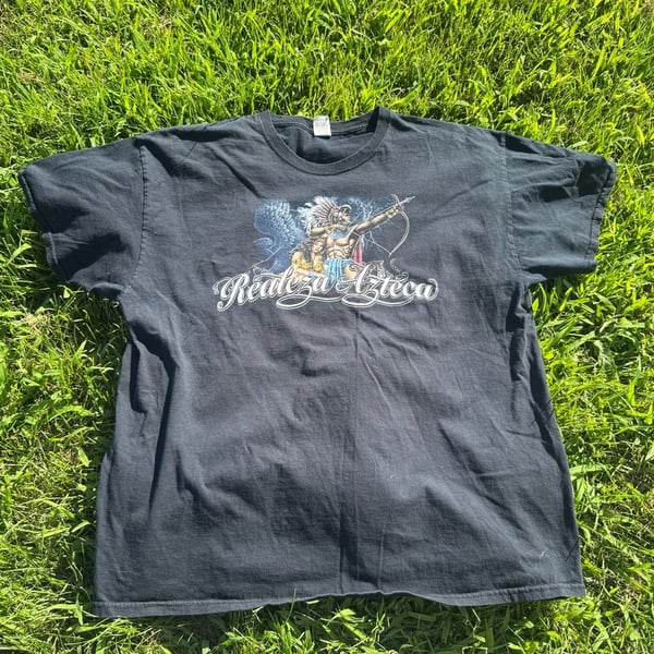 Fruit of the Loom Realeza Azteca Aztec Warrior and Princess Graphic T-Shirt