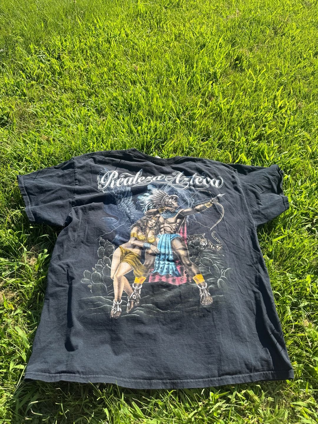 Fruit of the Loom Realeza Azteca Aztec Warrior and Princess Graphic T-Shirt 6