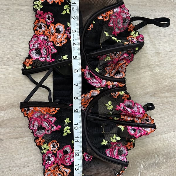 Floral embroidered bustier bra