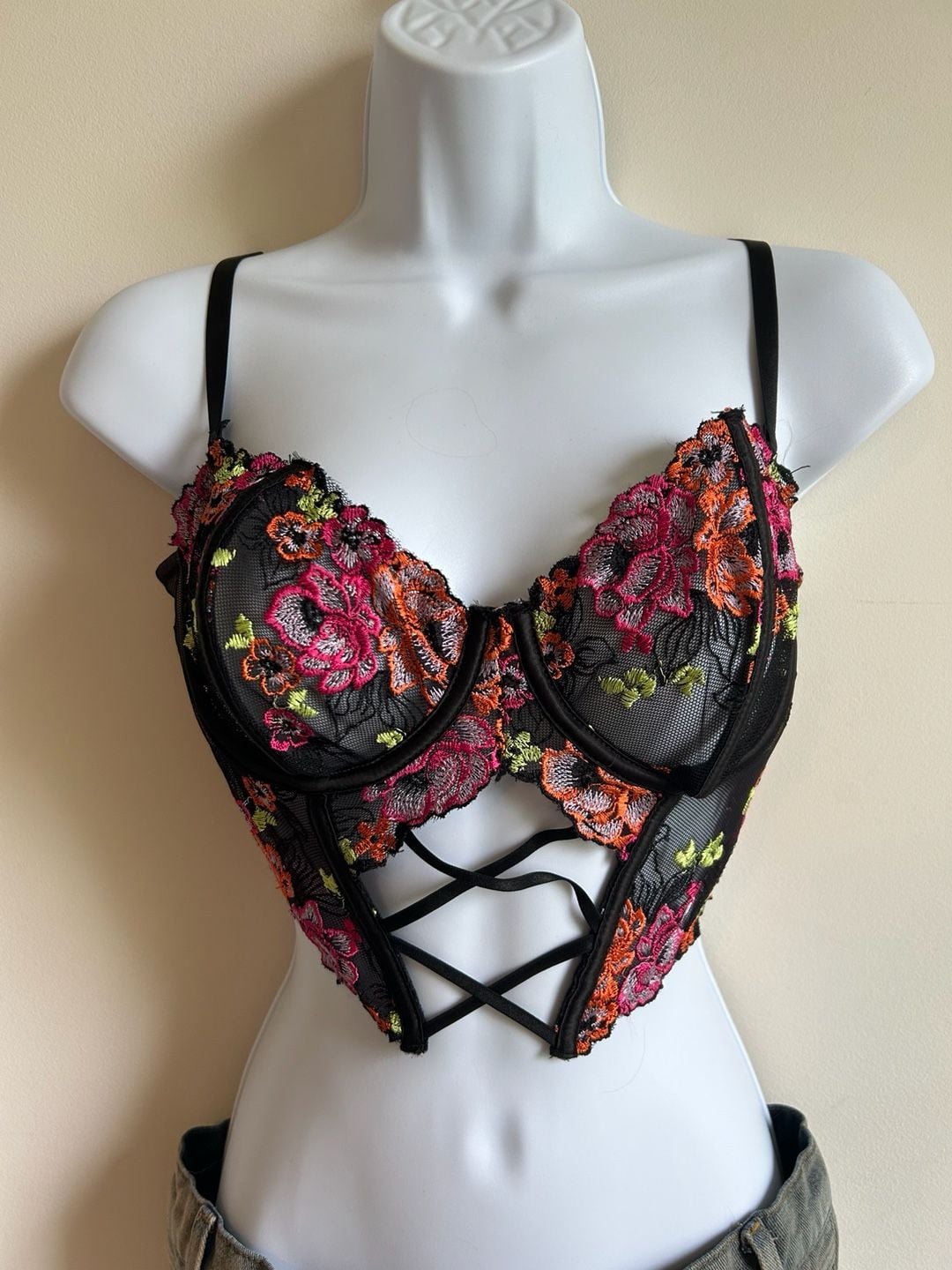 Floral embroidered bustier bra 3