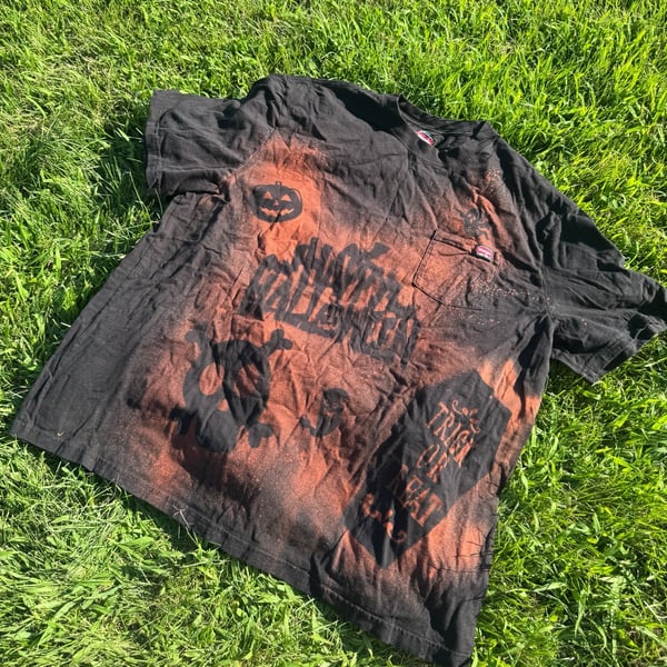 Wrangler Workwear Black Bleach-Dyed 'Happy Halloween' Graphic Pocket T-Shirt